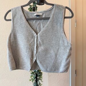 Gray Women’s Sweater Crop Vest